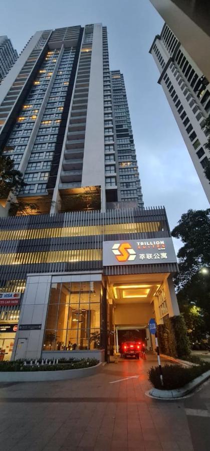อริวา ทริลเลียน เรสซิเดนซ์ Apartment กัวลาลัมเปอร์ ภายนอก รูปภาพ